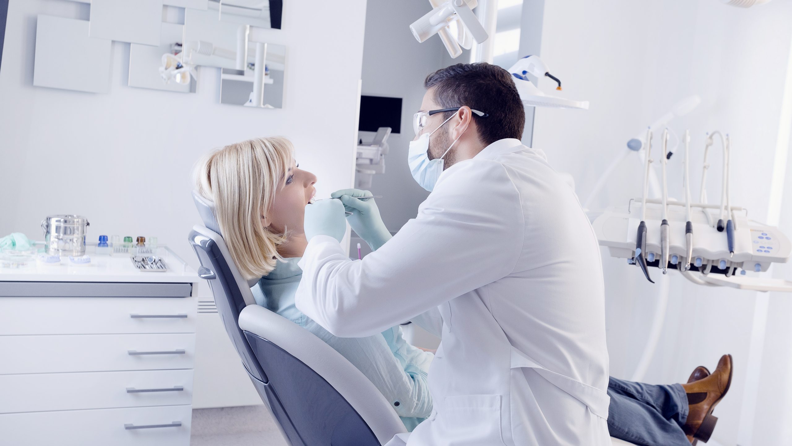 Dentist in Armona, CA